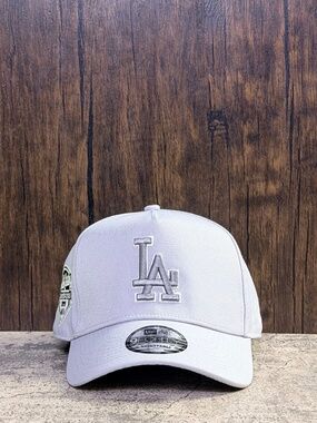 NEW New Era 9FORTY LA Dodgers White Gray 2024 World Series Champions Snapback